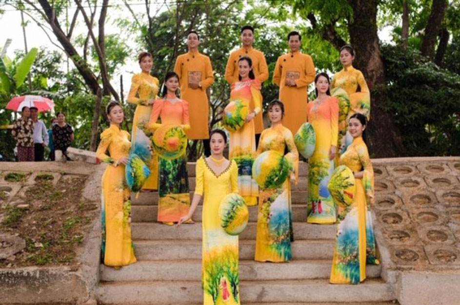 Người đam mê vẻ đẹp chiếc áo dài tơ lụa xứ Quảng